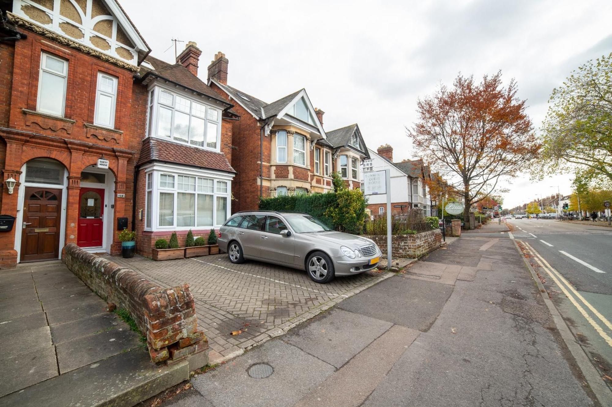 Oyo Lonsdale Guest House Oxford Exterior photo